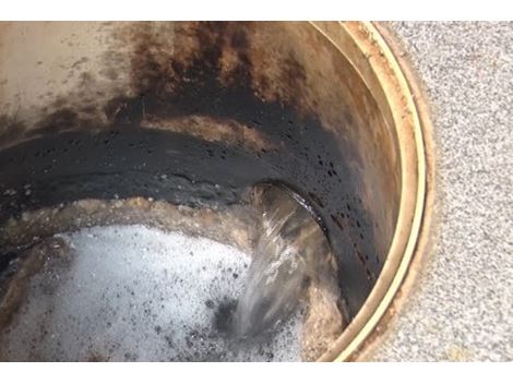 Esgotamento de Fossa Residencial na Ponte Pequena